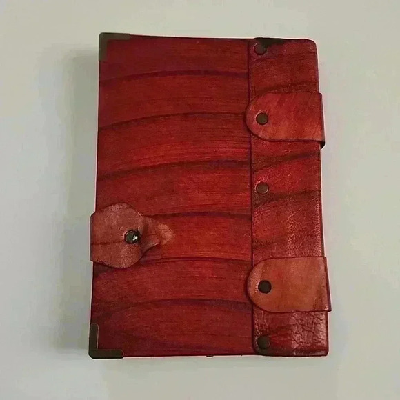 London Cherry Red Leather Journal Hand Made English (UK) Hook & Eye Closure - Picture 3 of 12